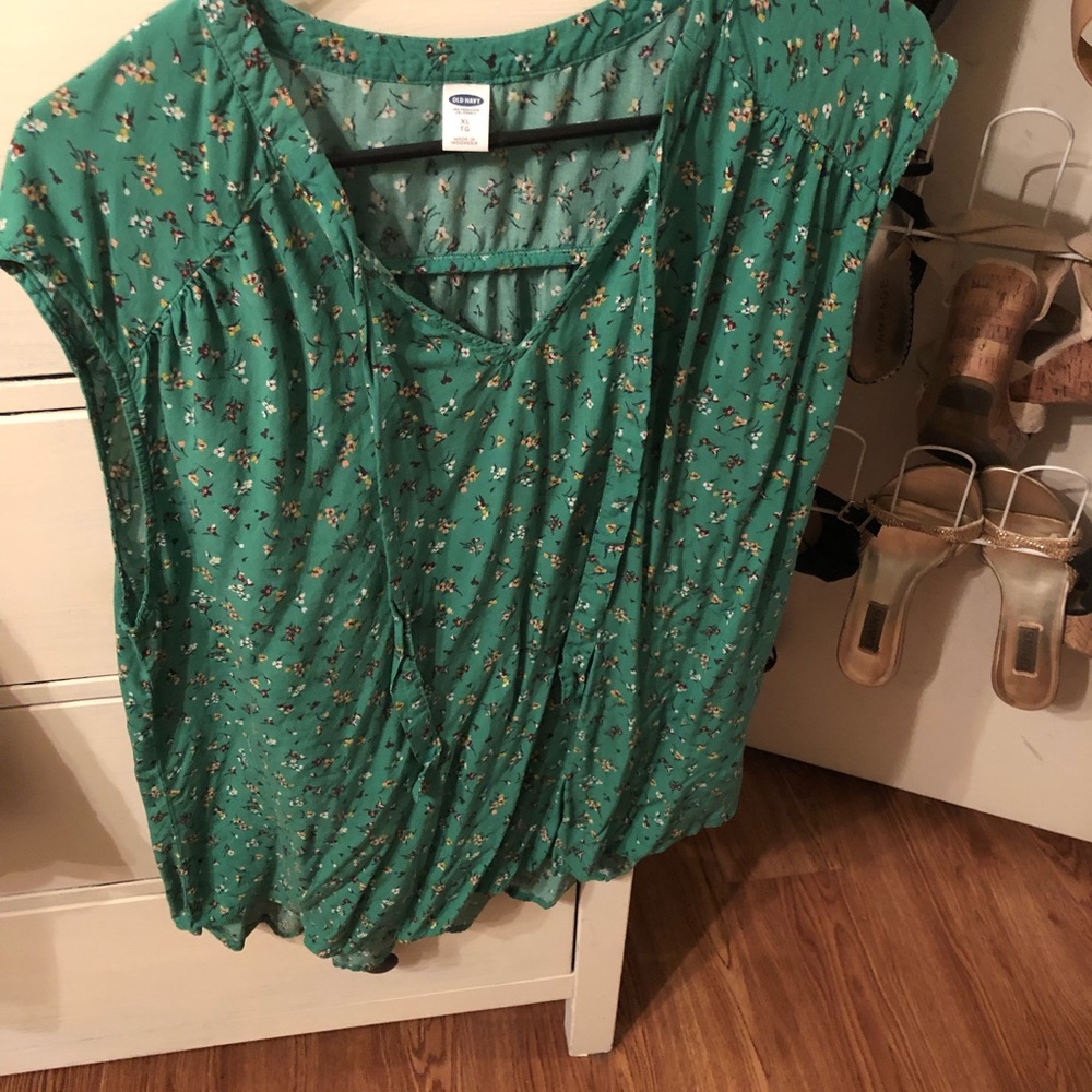 Old Navy green floral blouse